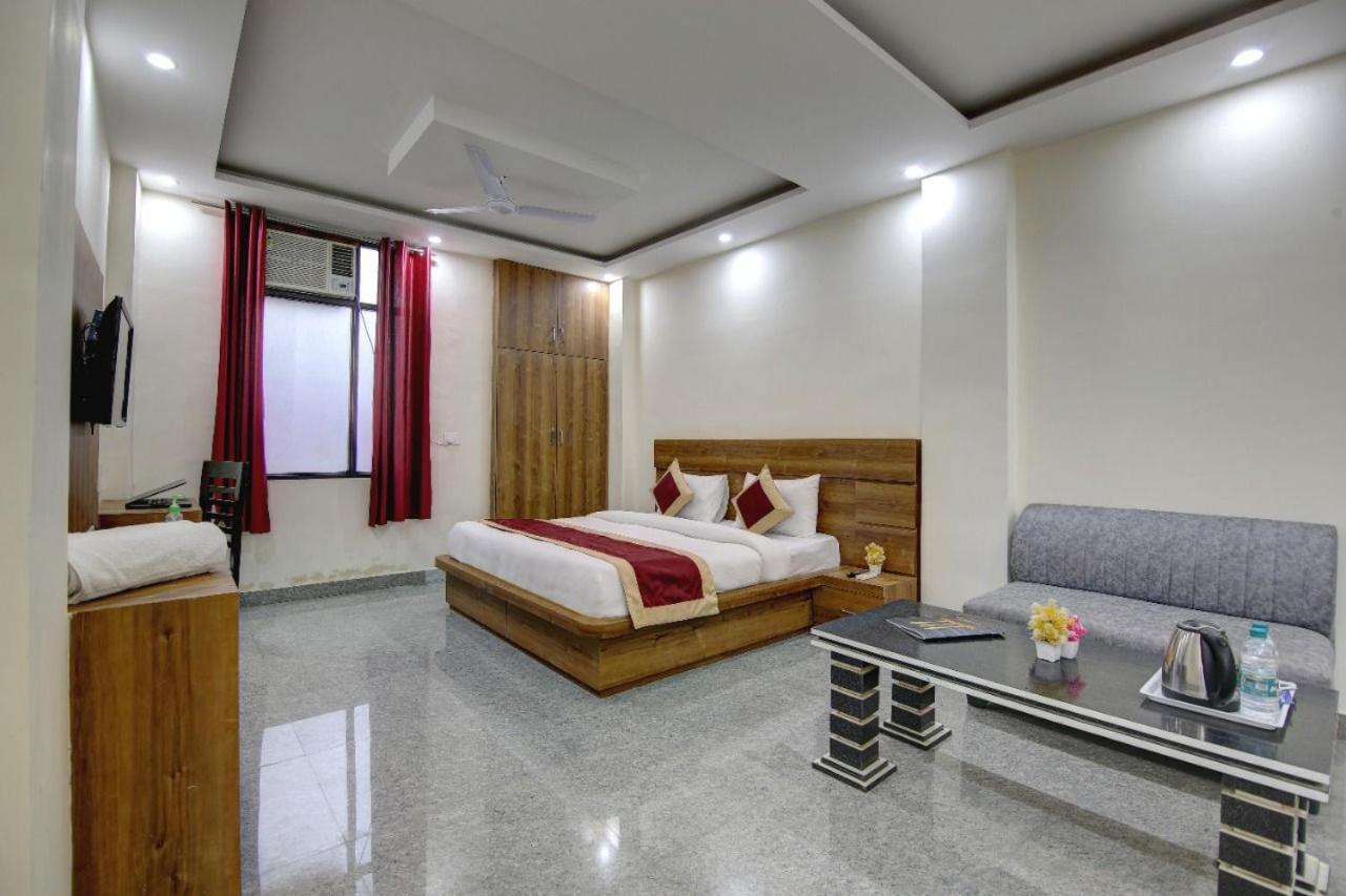 Hotel Premier Noida 135 Exteriér fotografie