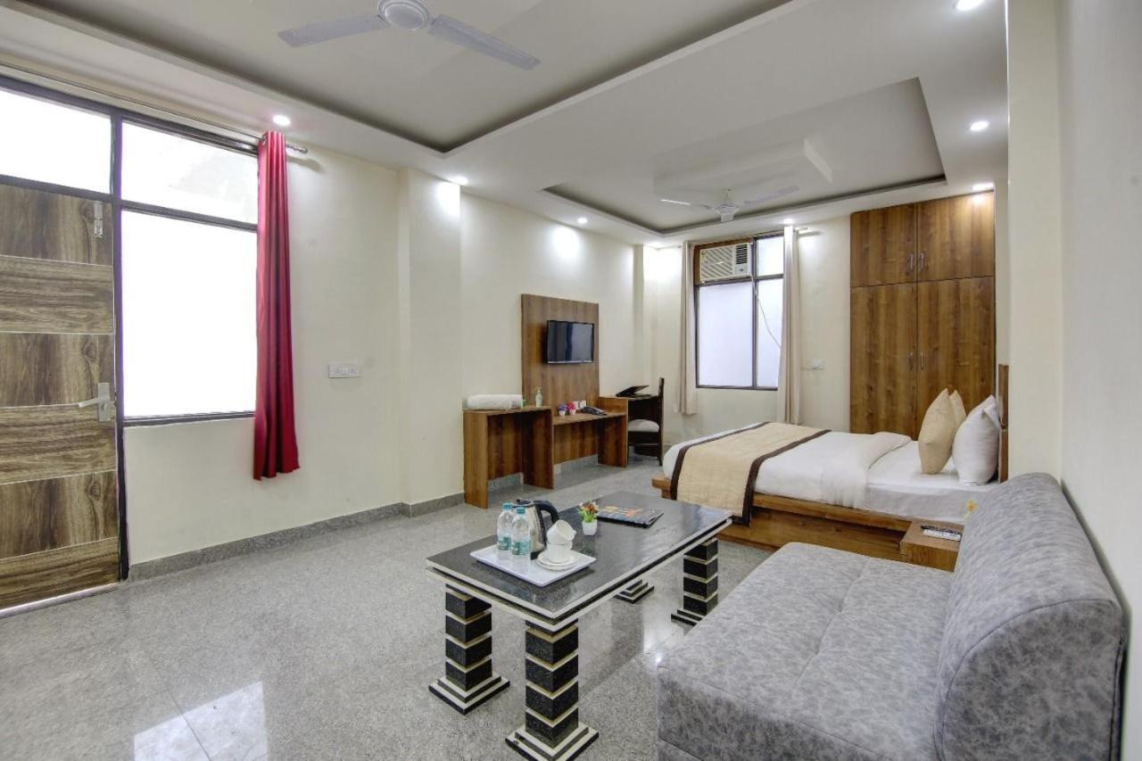 Hotel Premier Noida 135 Exteriér fotografie